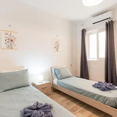 Tempo In St Pauls * St. Paul's Bay