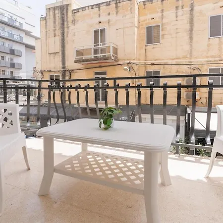 Tempo In St Pauls St. Paul's Bay