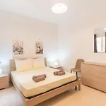 Tempo In St Pauls Апартаменты