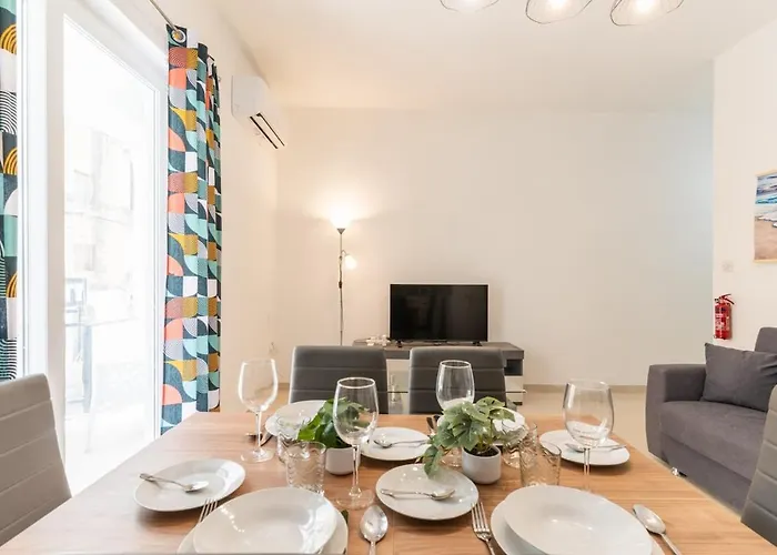 Tempo In St Pauls * St. Paul's Bay