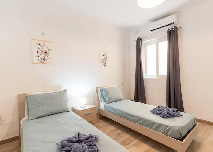 Tempo In St Pauls * St. Paul's Bay