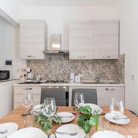 Tempo In St Pauls * St. Paul's Bay