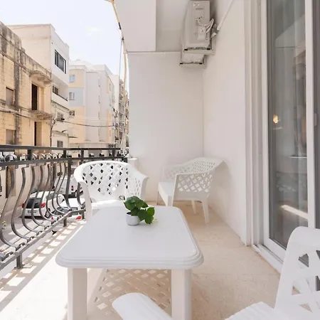 Tempo In St Pauls St. Paul's Bay